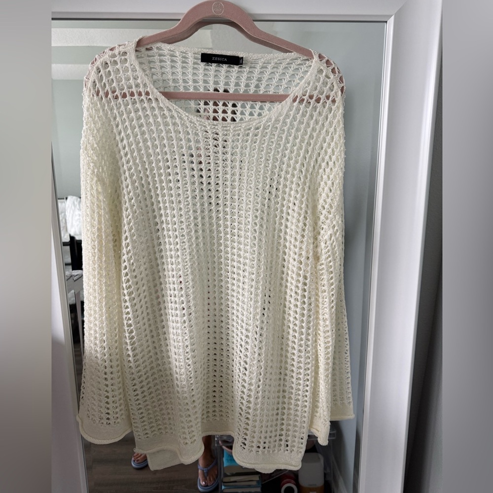 Zesica Cream Crochet Top